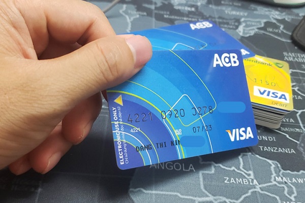 Thẻ tín dụng ACB có rút tiền mặt được không?